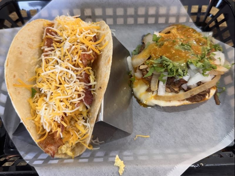 Dos Tacos food